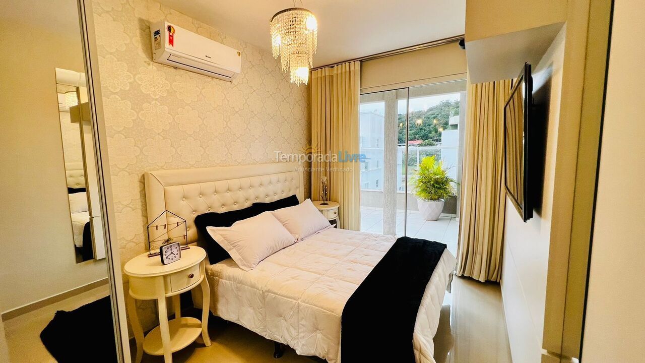 Apartment for vacation rental in Bombinhas (Praia de Bombas)