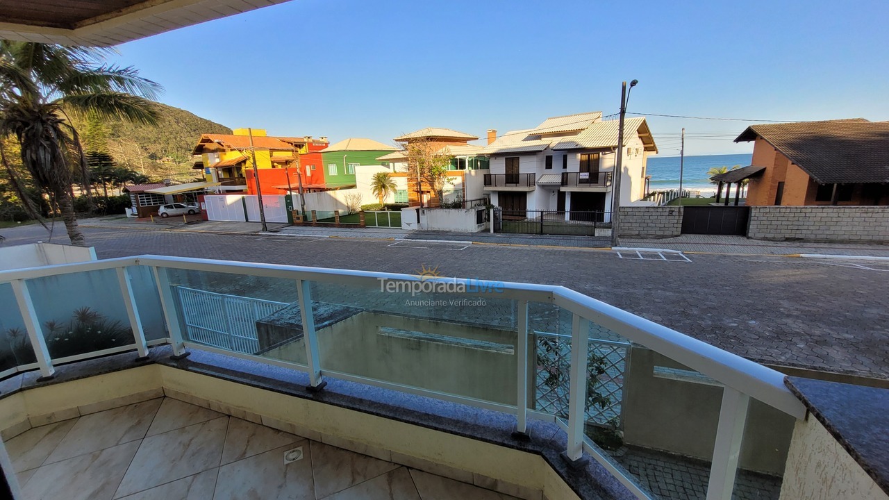 Apartment for vacation rental in Bombinhas (Praia de Quatro Ilhas)