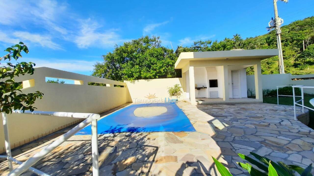 Apartment for vacation rental in Bombinhas (Praia de Quatro Ilhas)