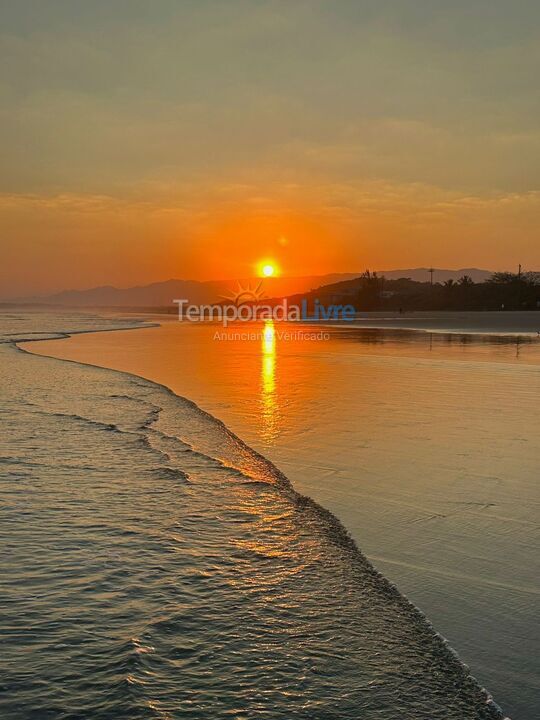 Casa para alquiler de vacaciones em Bertioga (Praia de Guaratuba)