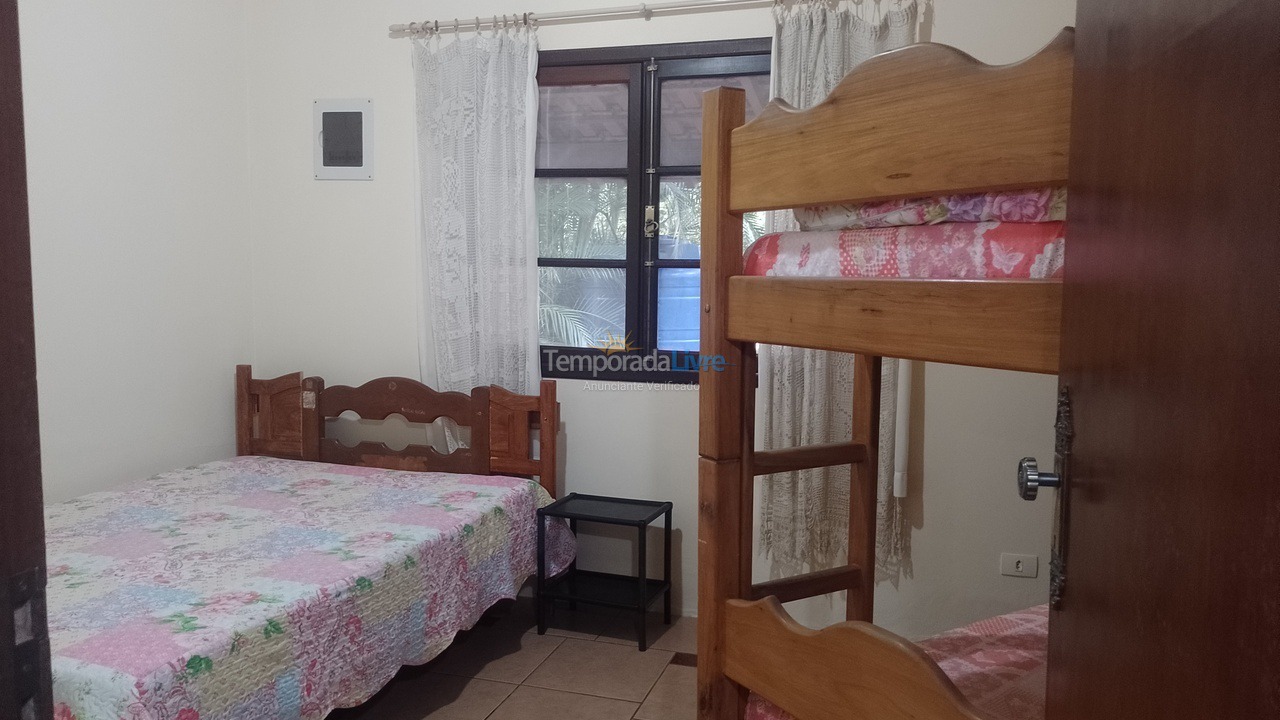 Casa para alquiler de vacaciones em Bertioga (Praia de Guaratuba)