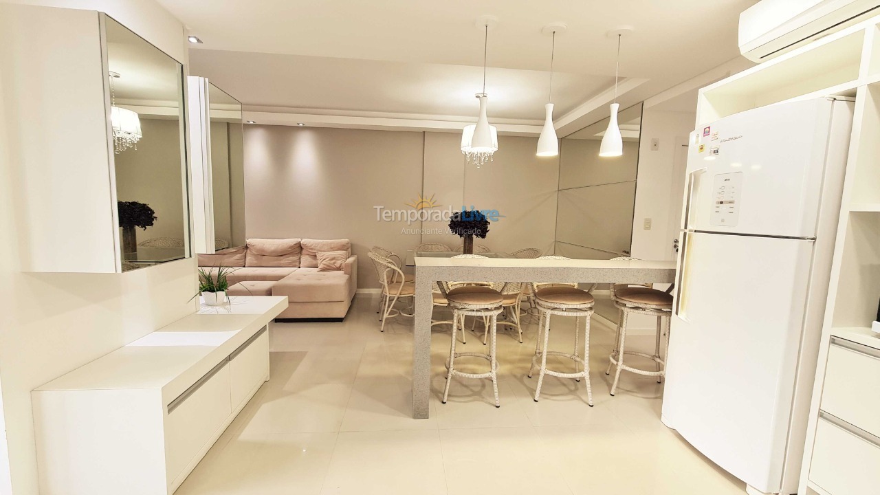 Apartamento para aluguel de temporada em Itapema (Meia Praia)