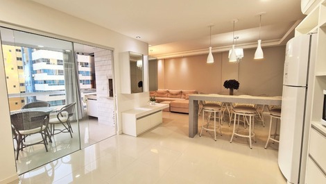 LINDO 3 SUÍTES NA MEIA PRAIA / ITAPEMA