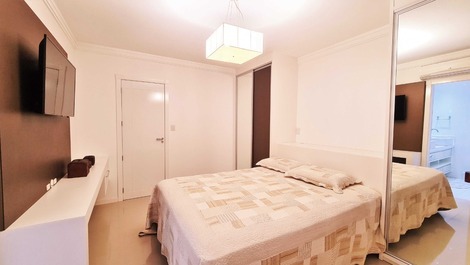 LINDO 3 SUÍTES NA MEIA PRAIA / ITAPEMA