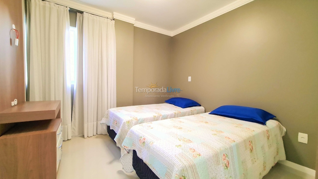 Apartamento para aluguel de temporada em Itapema (Meia Praia)