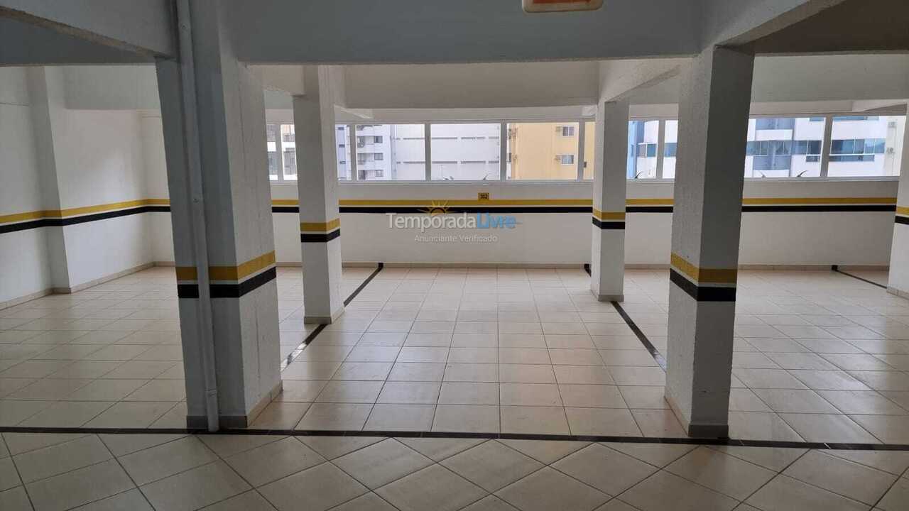 Apartamento para aluguel de temporada em Itapema (Meia Praia)