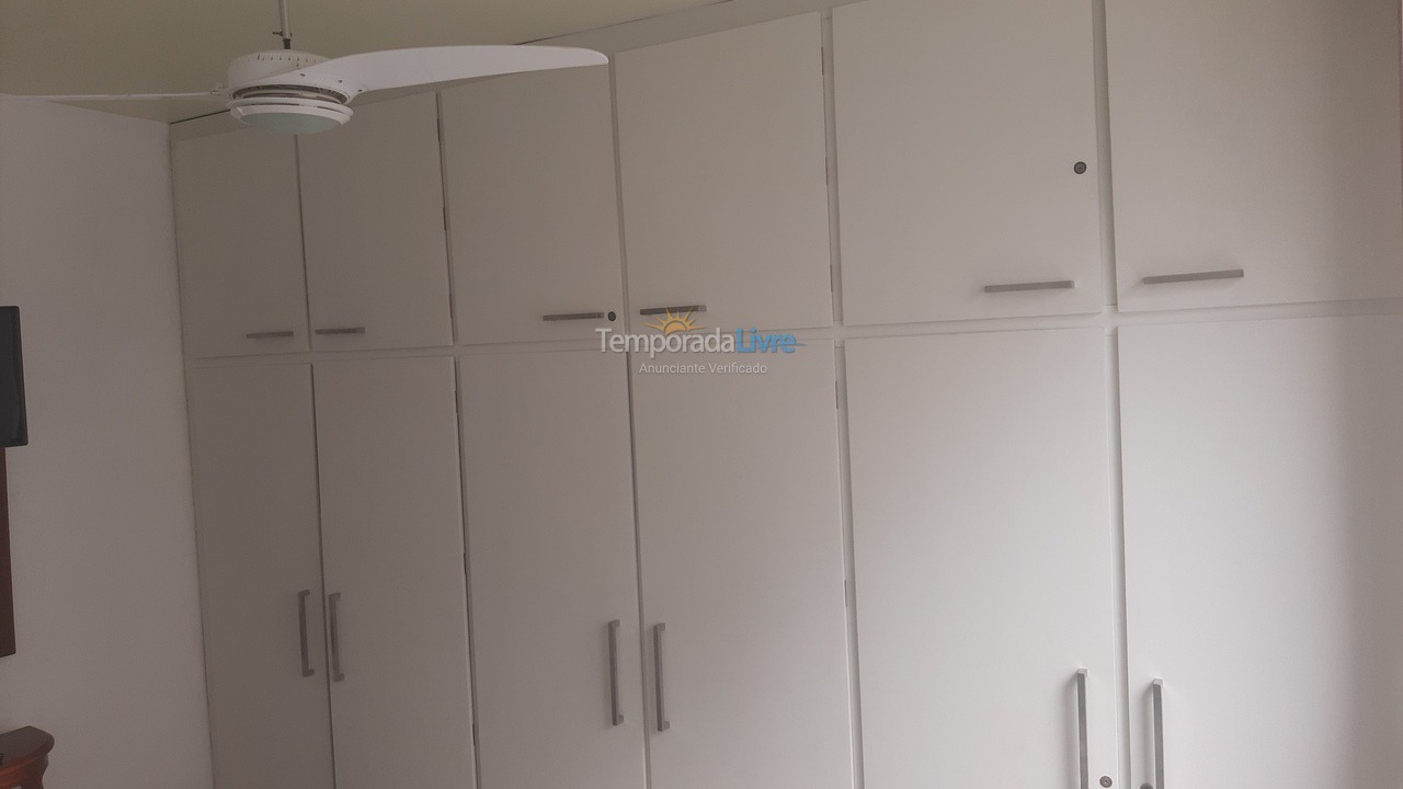 Apartamento para aluguel de temporada em Cabo Frio (Algodoal)