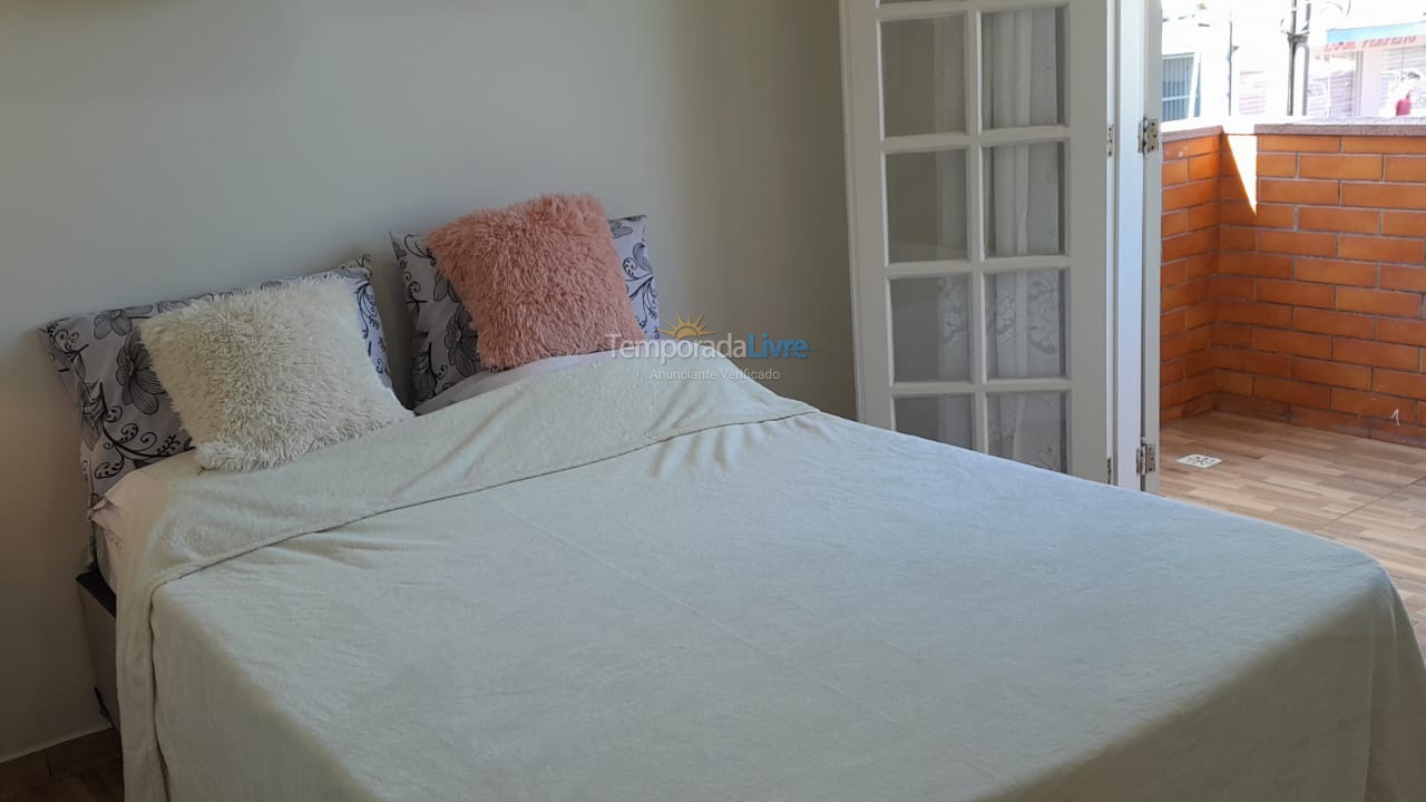 Apartamento para aluguel de temporada em Campos do Jordão (Abernessia)