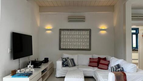 Beautiful high-end house for rent on Praia da Bale.