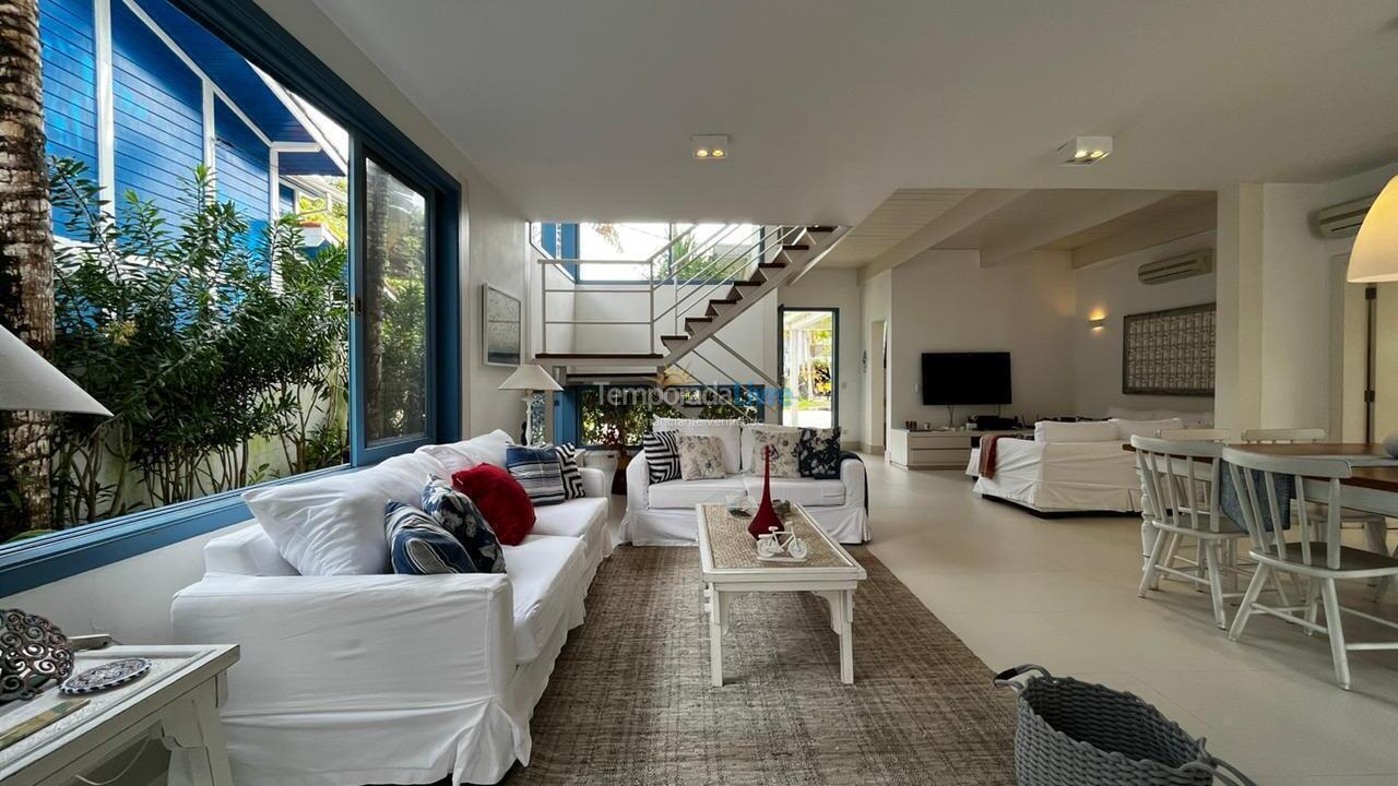 House for vacation rental in São Sebastião (Praia da Baleia)