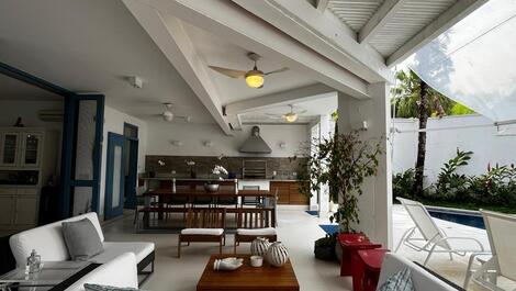 Beautiful high-end house for rent on Praia da Bale.