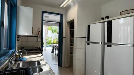 Beautiful high-end house for rent on Praia da Bale.