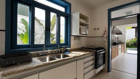 Beautiful high-end house for rent on Praia da Bale.