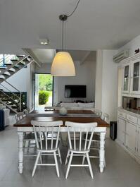 Beautiful high-end house for rent on Praia da Bale.