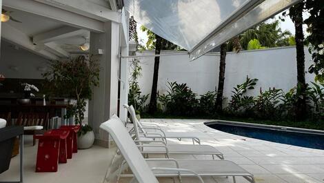 Beautiful high-end house for rent on Praia da Bale.