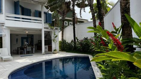 Beautiful high-end house for rent on Praia da Bale.