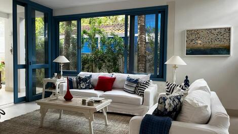 Beautiful high-end house for rent on Praia da Bale.