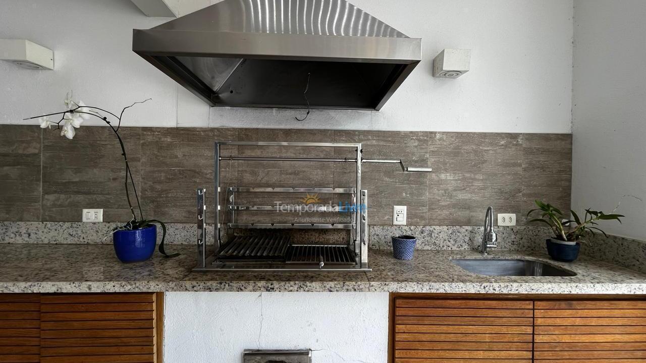 House for vacation rental in São Sebastião (Praia da Baleia)