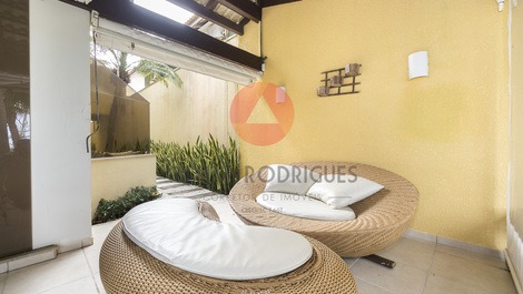 Casa com 7 dormitórios de frente para o mar praia de Mariscal