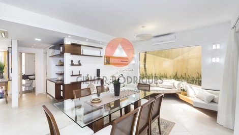 Casa com 7 dormitórios de frente para o mar praia de Mariscal