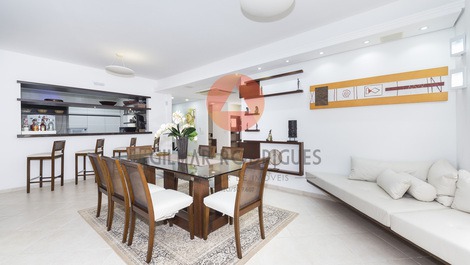 Casa com 7 dormitórios de frente para o mar praia de Mariscal