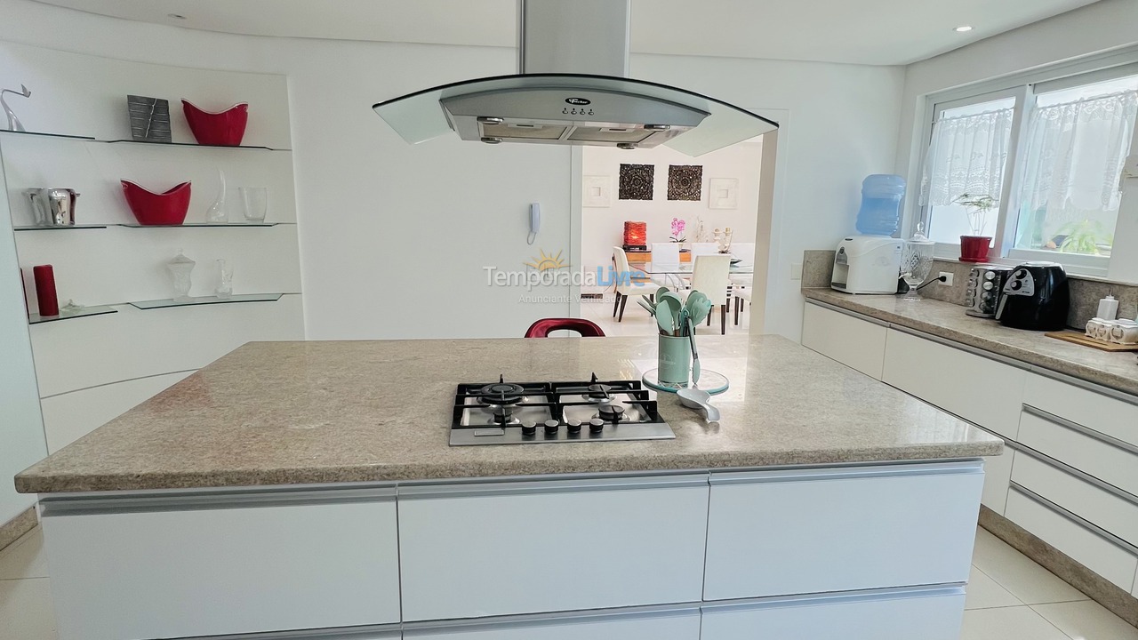 Casa para aluguel de temporada em Florianopolis (Jurerê Internacional)