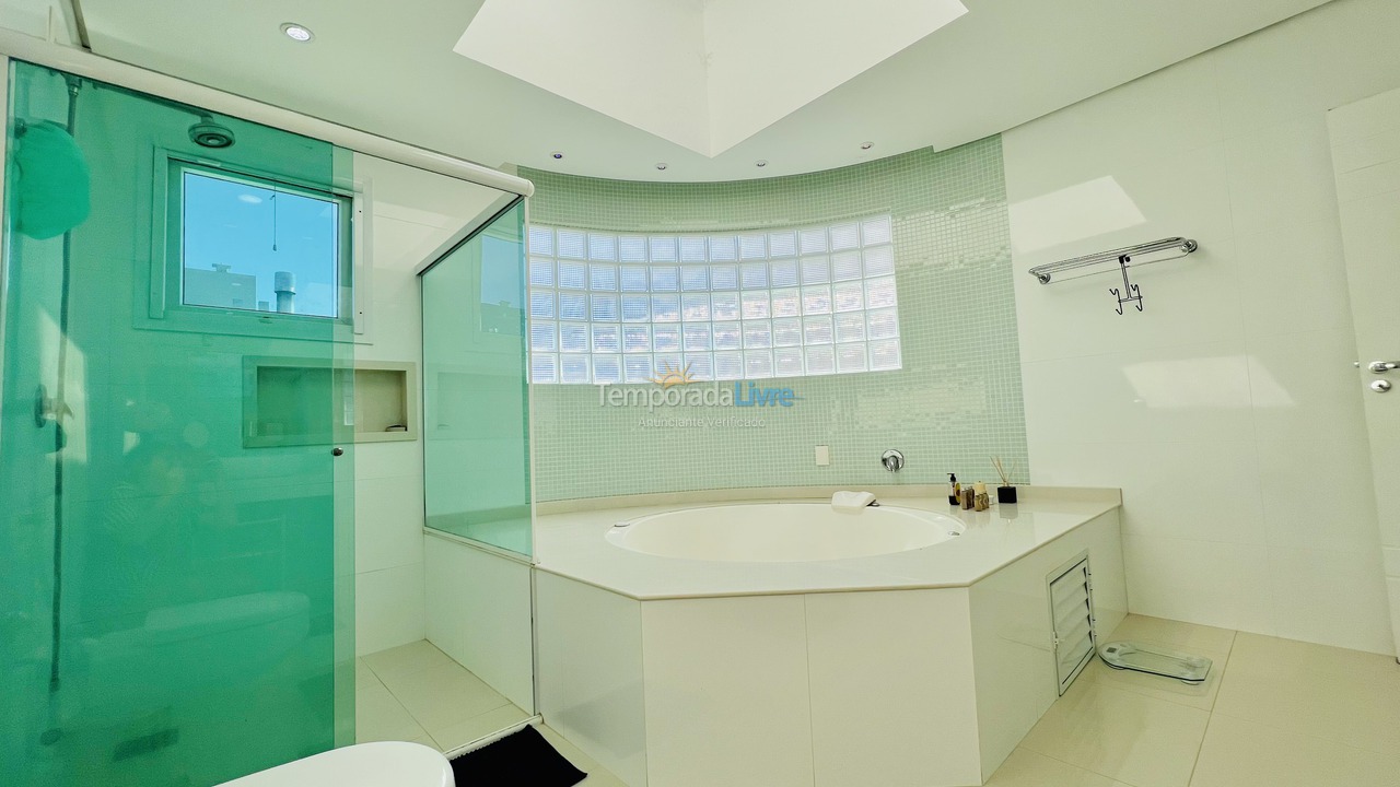 Casa para aluguel de temporada em Florianopolis (Jurerê Internacional)