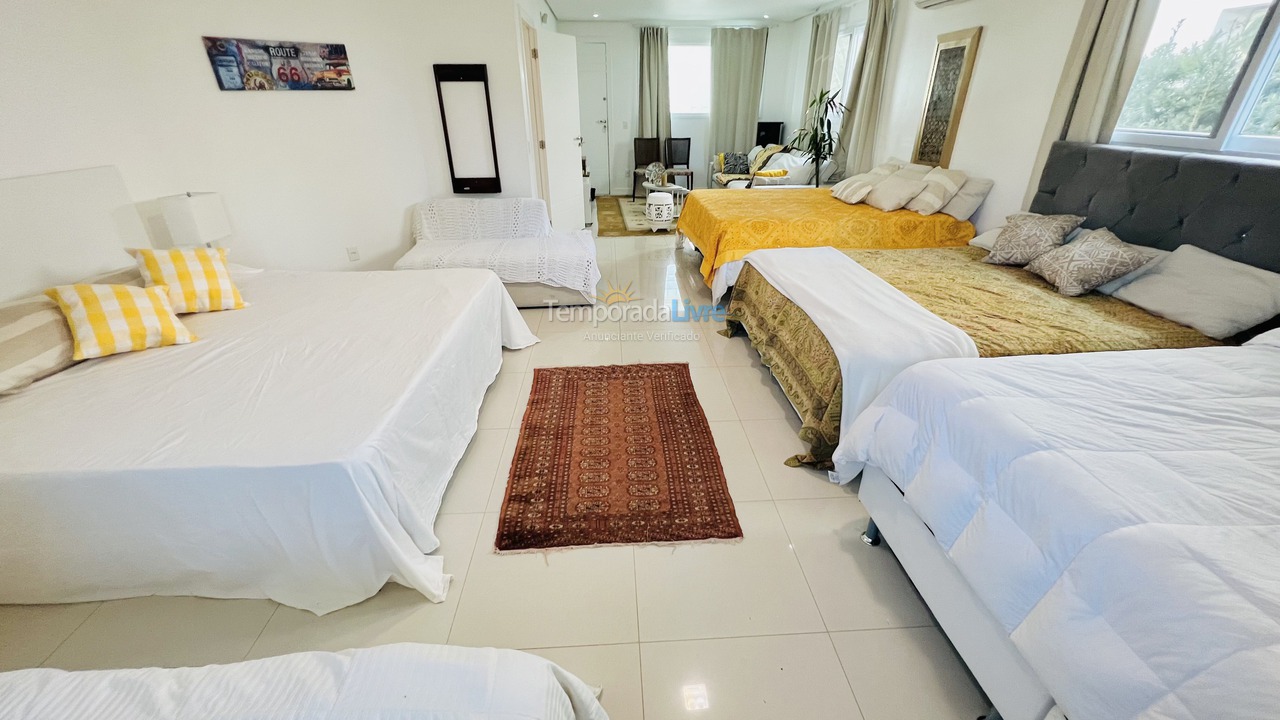 Casa para aluguel de temporada em Florianopolis (Jurerê Internacional)