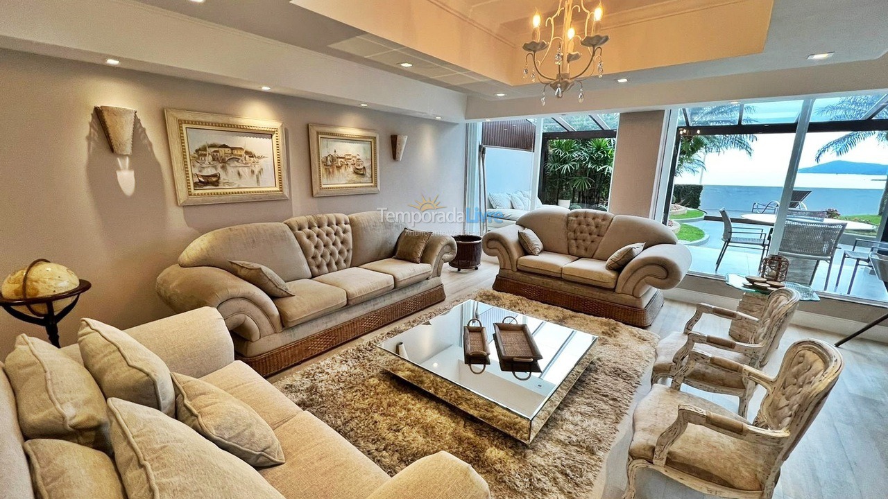 Apartamento para alquiler de vacaciones em Balneário Camboriú (Praia Central)