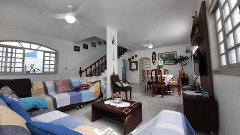 Comfortable house in the middle of nature Riviera de São Lourenco