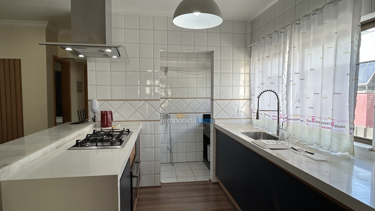 Apartamento para aluguel de temporada em Bombinhas (Praia de Bombas)