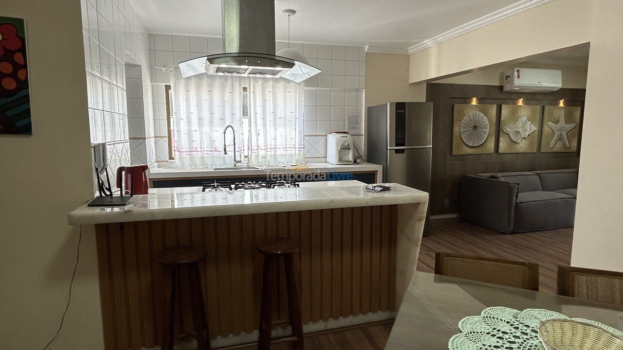 Apartamento para aluguel de temporada em Bombinhas (Praia de Bombas)