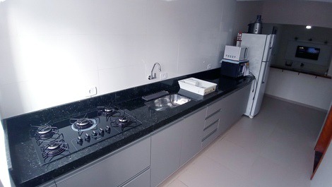 Adosado con piscina en Matinhos, prox playa con wifi para 12 personas