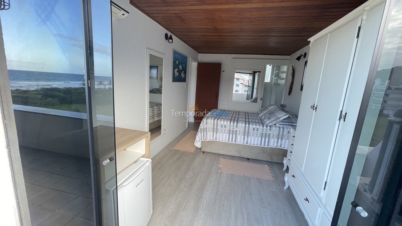 Apartamento para aluguel de temporada em Florianópolis (Praia Brava)