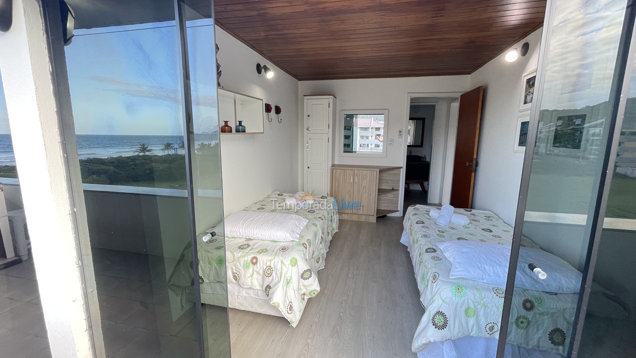 Apartamento para aluguel de temporada em Florianópolis (Praia Brava)