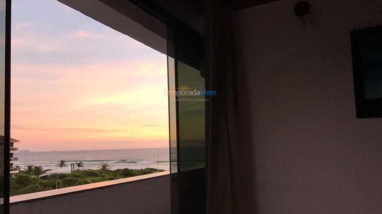 Apartamento para aluguel de temporada em Florianópolis (Praia Brava)