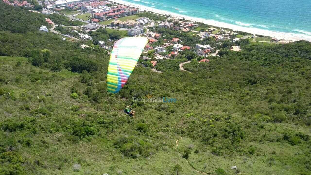 Apartamento para aluguel de temporada em Florianópolis (Praia Brava)