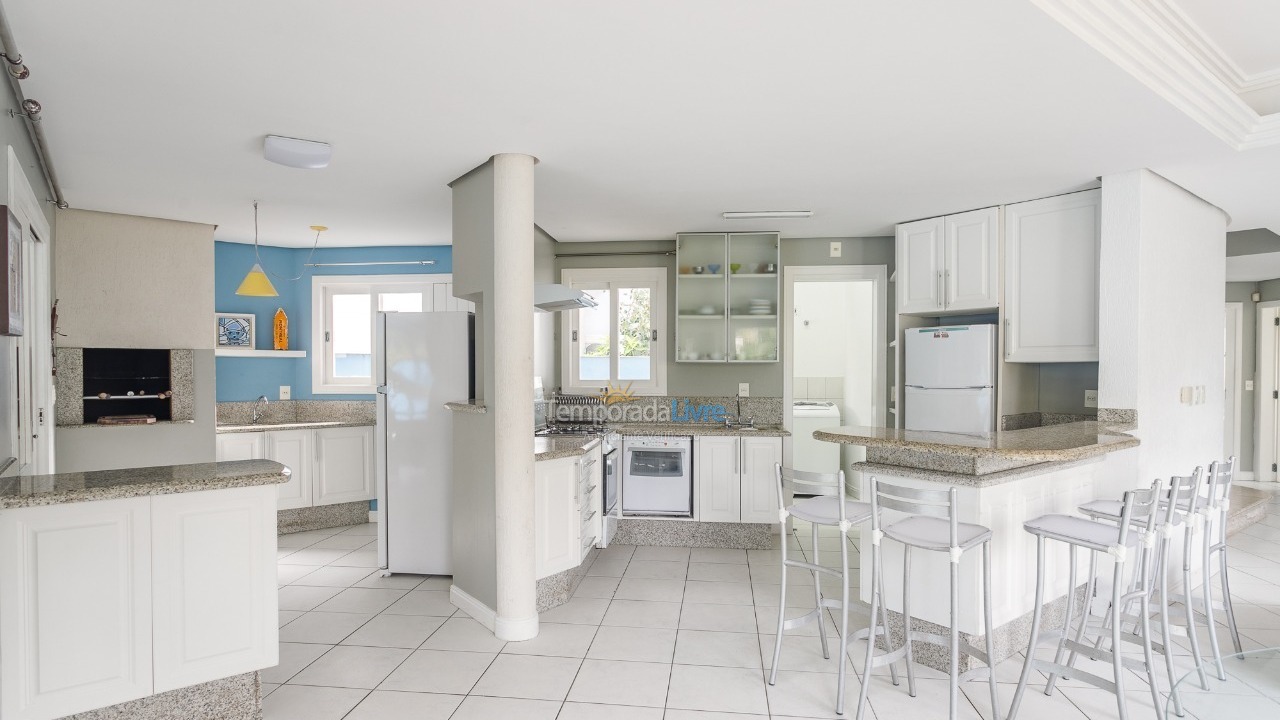 Casa para aluguel de temporada em Florianopolis (Jurerê Internacional)