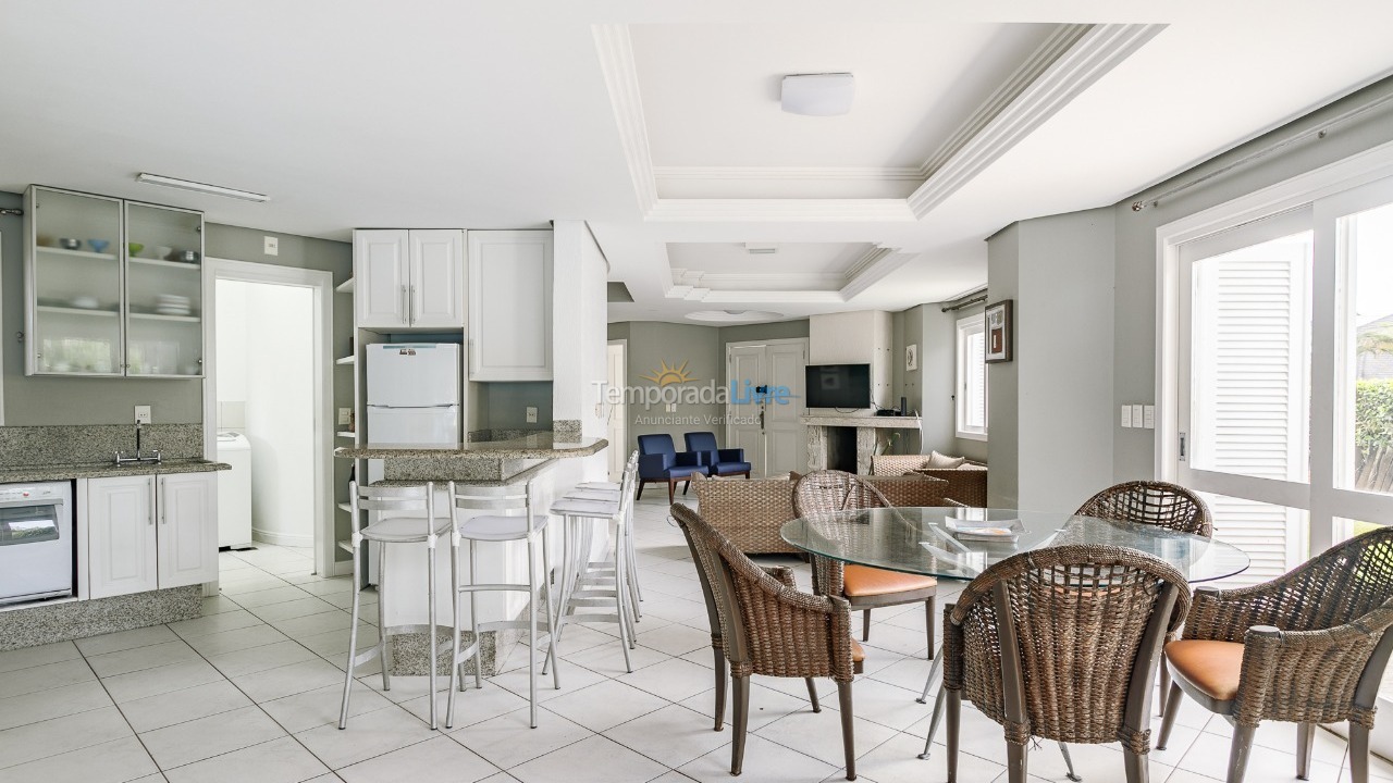 Casa para aluguel de temporada em Florianopolis (Jurerê Internacional)
