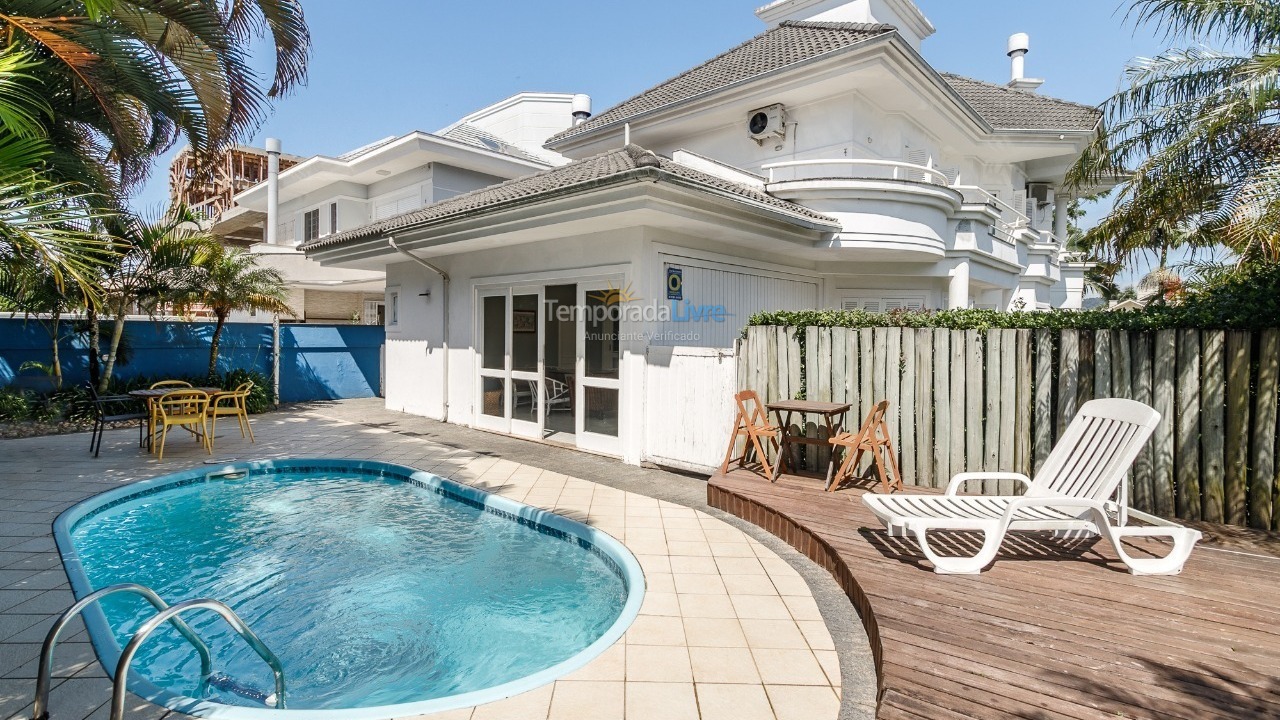 Casa para aluguel de temporada em Florianopolis (Jurerê Internacional)
