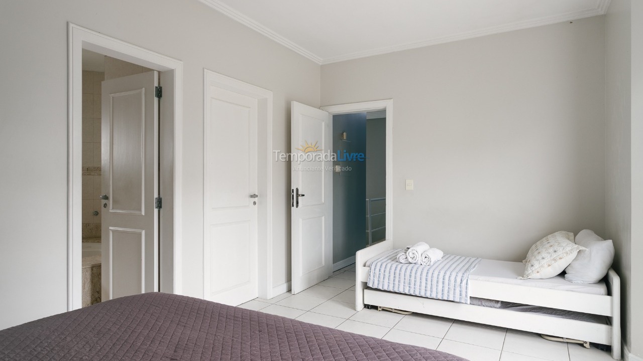 Casa para aluguel de temporada em Florianopolis (Jurerê Internacional)