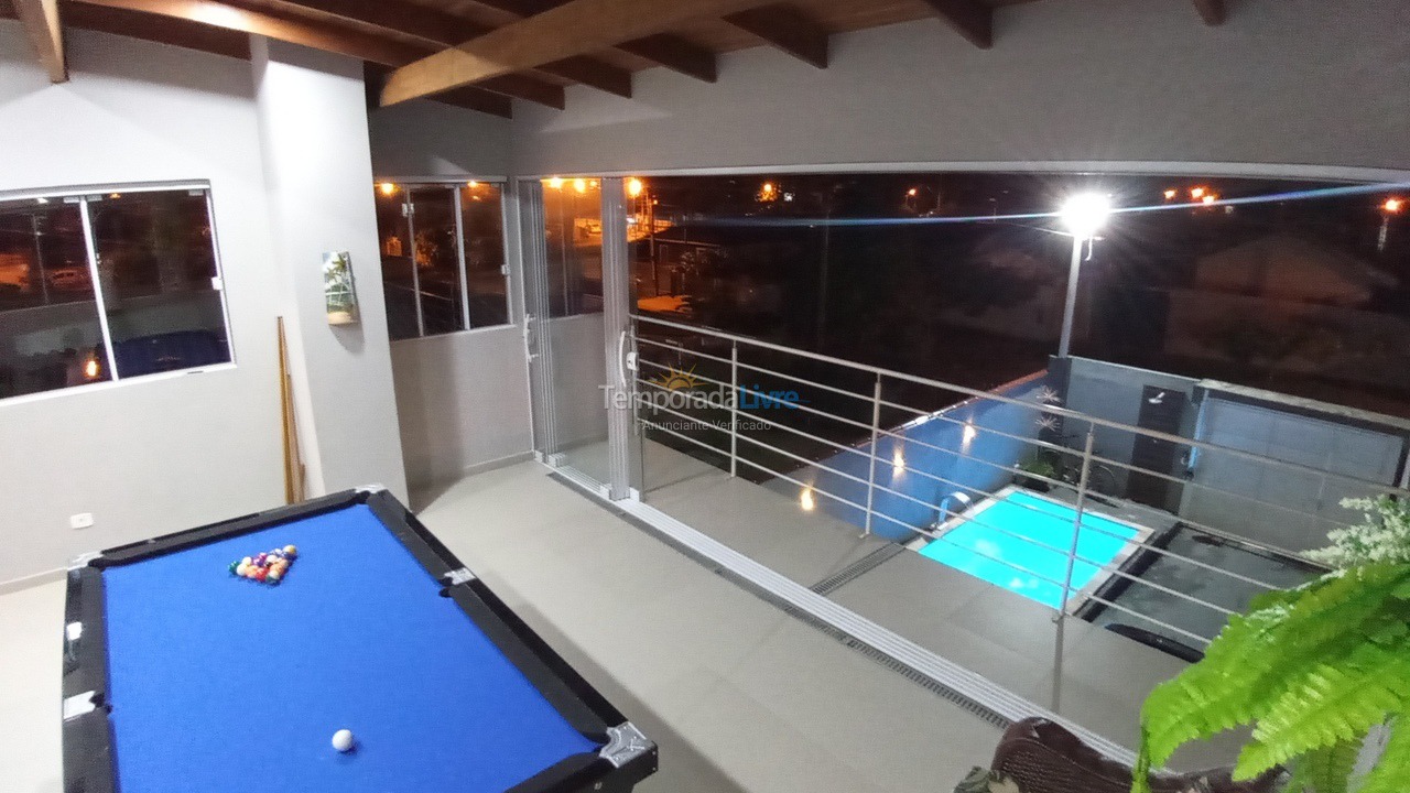 Casa para alquiler de vacaciones em Matinhos (Caiobá)