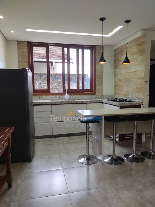 Apartamento para aluguel de temporada em Blumenau (Velha)