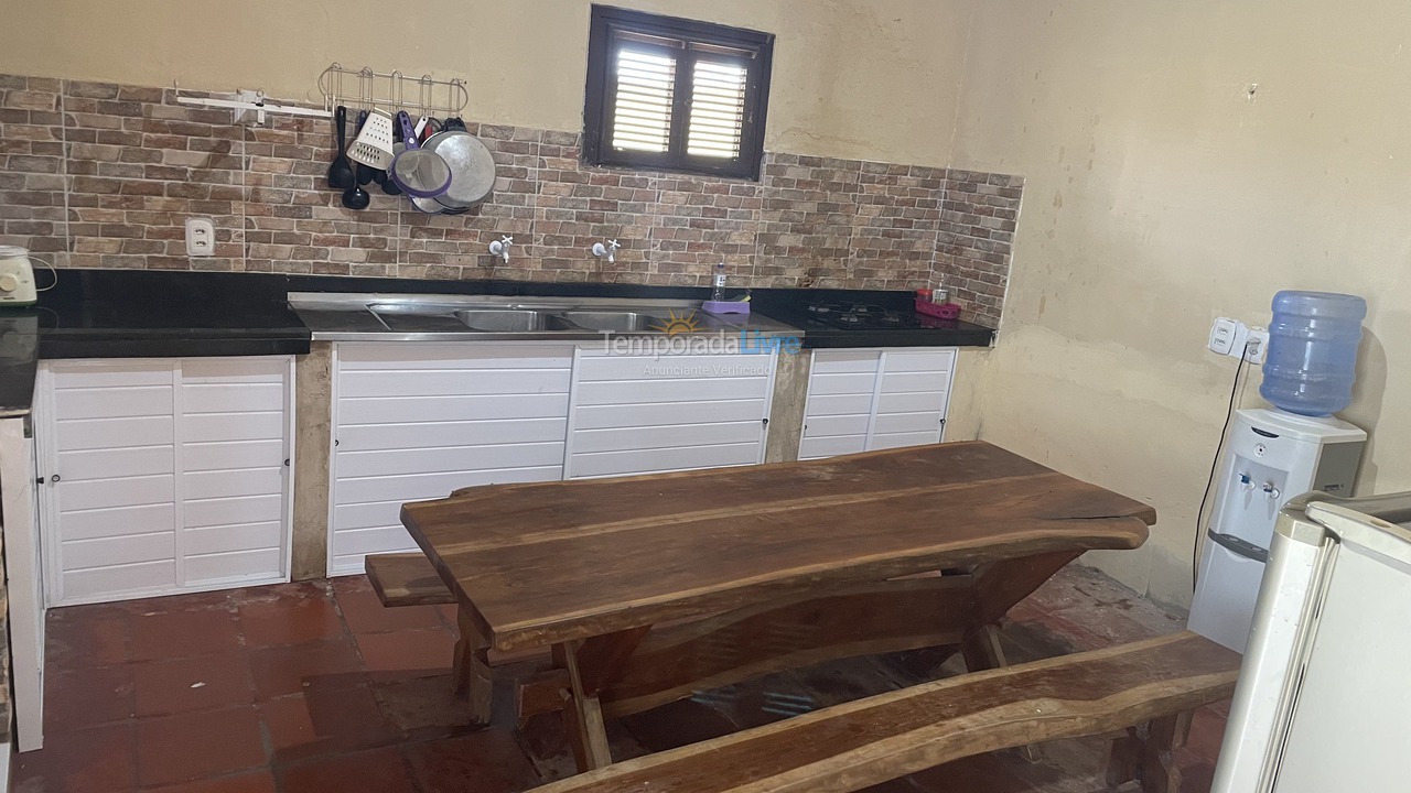 Casa para aluguel de temporada em Beberibe (Morro Branco)