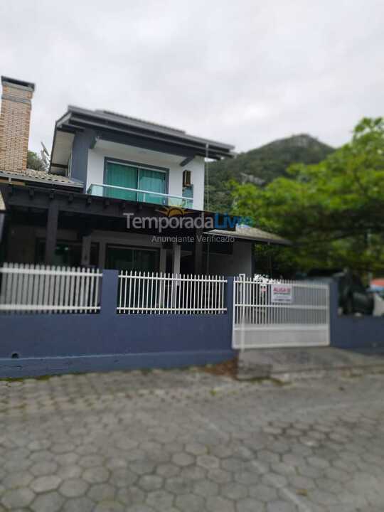 Casa para alquiler de vacaciones em Bombinhas (Praia da Conceição)