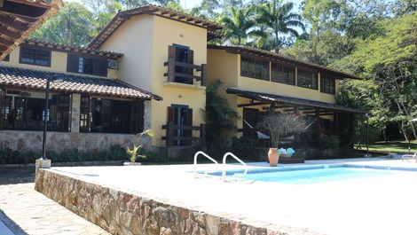 Casa em Angra dos Reis, 7 suites, piscina y amplia área de diversión