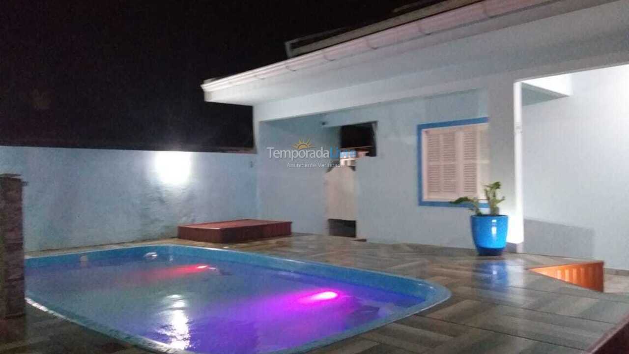 Casa para aluguel de temporada em Palhoça (Praia do Sonho)