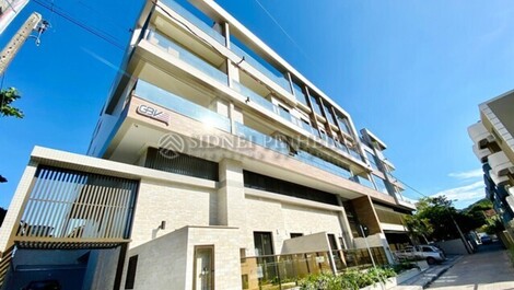 APARTAMENTO 02 DORMITÓRIOS NA PRAIA DO CENTRO COM PISCINA COLETIVA