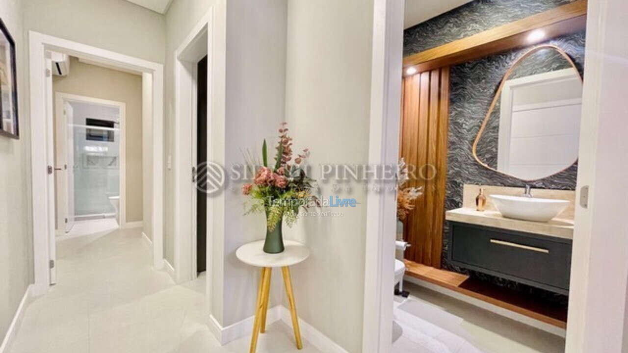 Apartamento para aluguel de temporada em Bombinhas (Praia de Bombinhas)