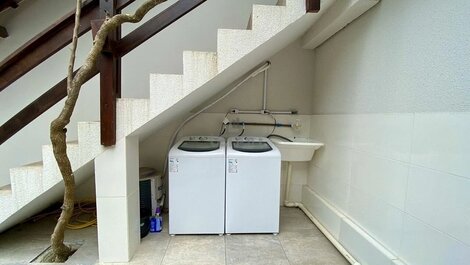 275 - Excelente apartamento de 01 dormitorio en Praia de Mariscal